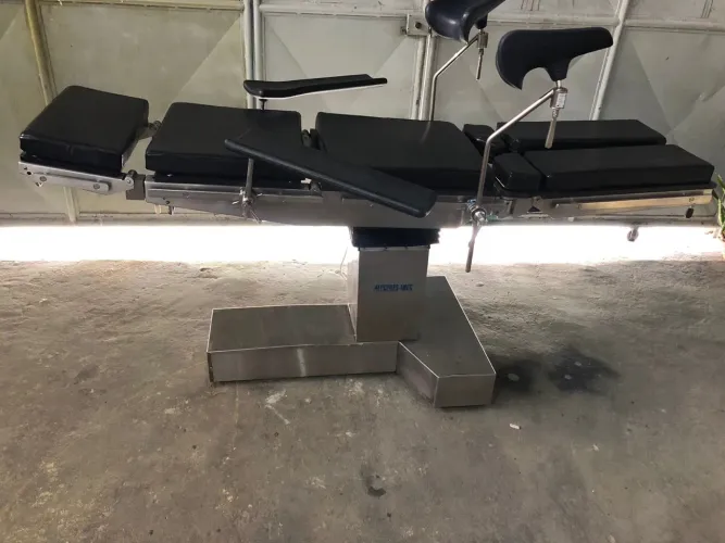 Mesa cirúrgica elétrica