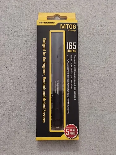 Lanterna Nitecore MT06 LED Penlight - Acampamento