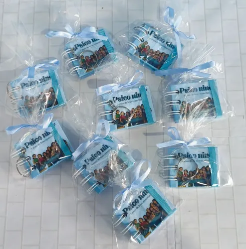 Lembrancinhas Personalizadas - Chaveiros mini com 12 fotos