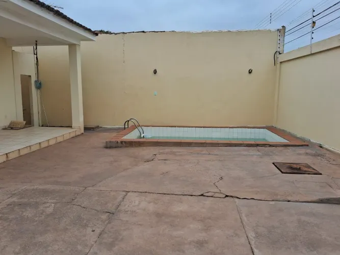 Vendo casa sala 3qtos(suite)4vgs 450mil