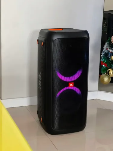 Caixa JBL PartyBox 300 - Seminova em excelente estado!