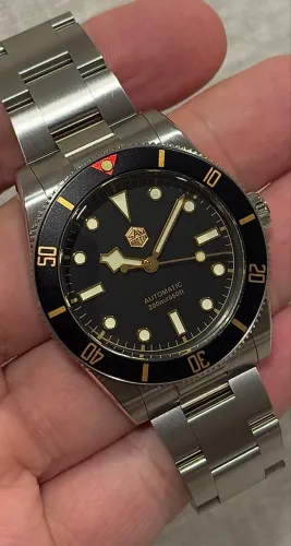 San Martin SN0138 37mm homage Tudor Black Bay 54