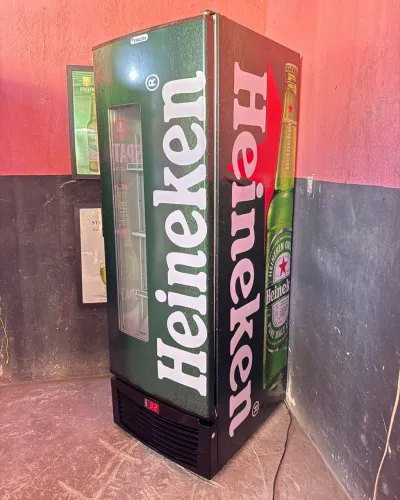 Freezer cervejeiro expositor 565 litros Heineken