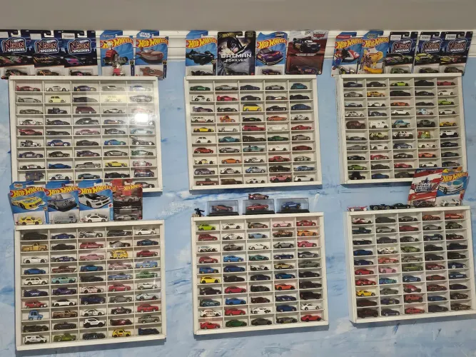 Coleção Hot Wheels 325 miniaturas