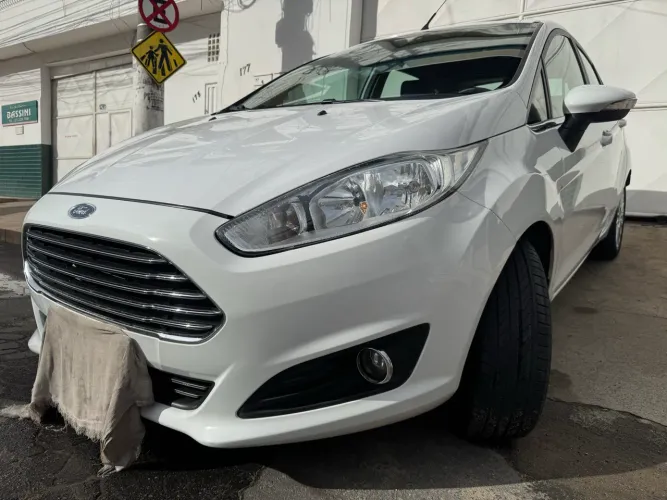 Ford Fiesta Titanium 1.6 16V Flex Mec. 2017
