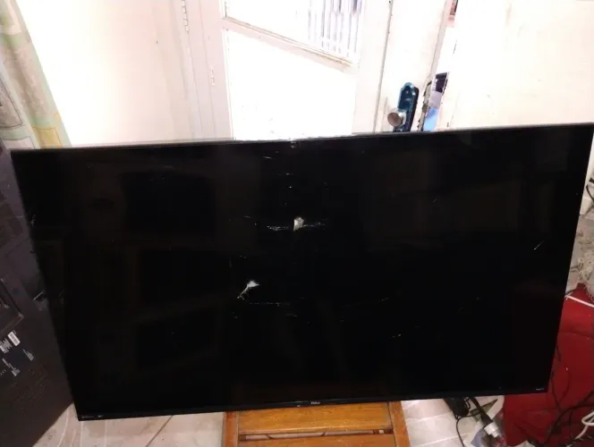 TV LED SMart Philco 50 Polegadas Modelo PTV50C70R2CBBL 4K Defeito Tela Quebrada