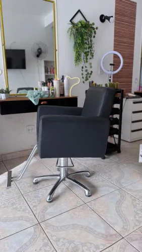 Cadeira pra salão de beleza ou barbearia.