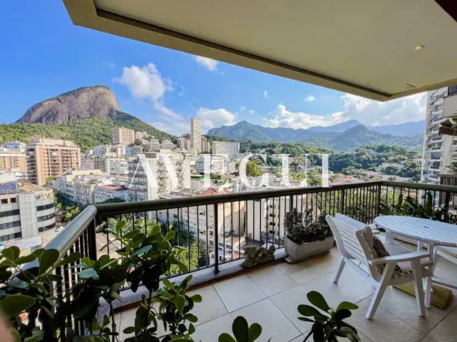 Leblon | Flat refinado com exclusiva localização e linda vista.