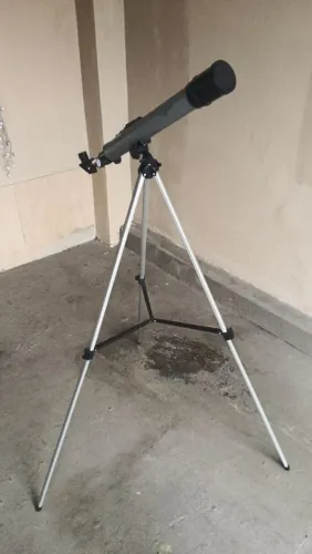 TELESCÓPIO ASTRONÔMICO REFRATOR 60050 COM TRIPÉ - Impecável (Com Lentes)