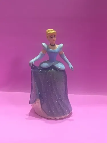 Boneca miniatura Cinderela