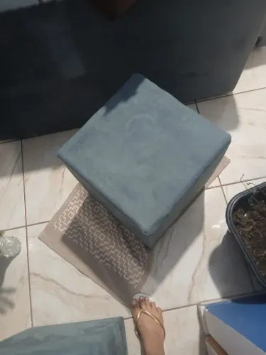 Vendo dois pufe pequenos