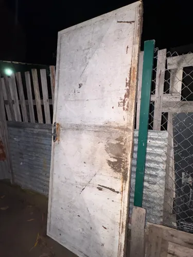 Porta de ferro