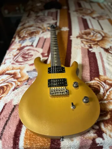 Guitarra PRS Standard Satin Gold