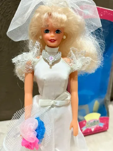 Boneca Karina Tipo Barbie Noiva
