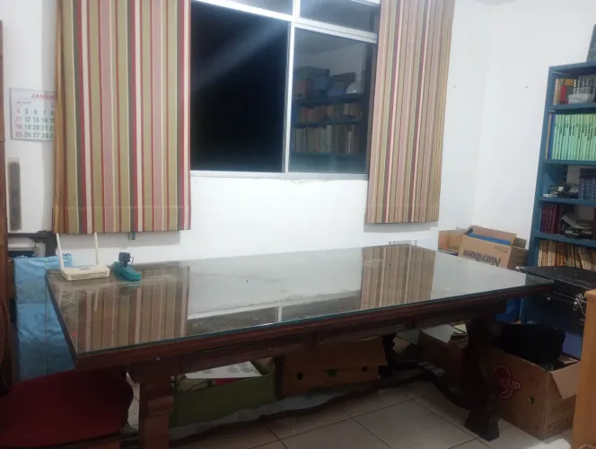 Mesa de madeira Imbuia 