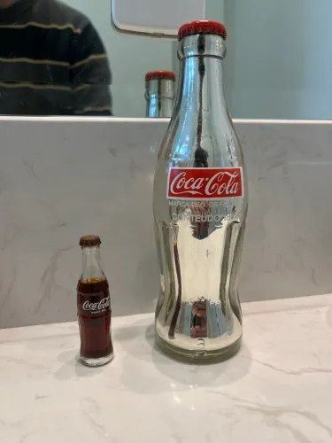 Coleção garrafas antigas coca-cola 1 mini e 1 metalizada