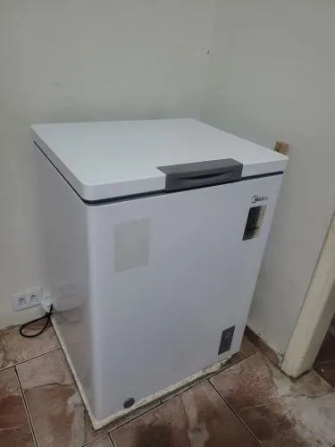 Freezer midea  está de novo  