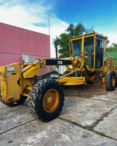 Motoniveladora Patrol Cat