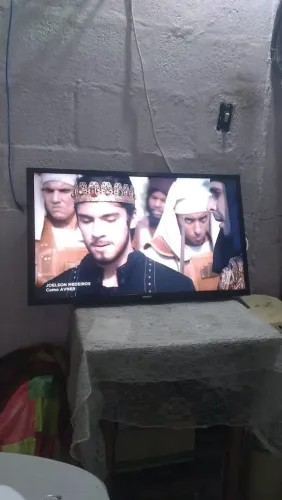 Tv 32 polegadas srmart Samsung, completa!