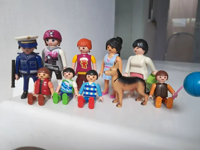 Playmobil Figuras Diversas (Preço Negociável Levando + Peças)