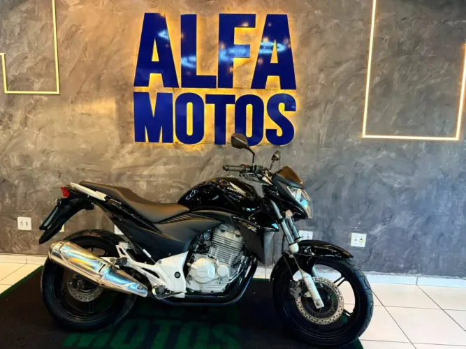 HONDA CB 300R PRETO 2014