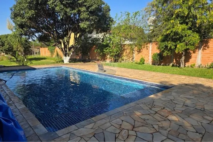 Chácara à venda com 2000m² de terreno no Condomínio Big Valley  Cajuru/SP