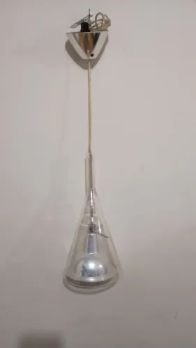 Luminária pendente da série Flûte com cone de vidro transparente (Franco Raggi)