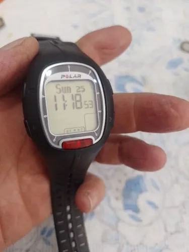 Relógio Polar com cinta todo operando