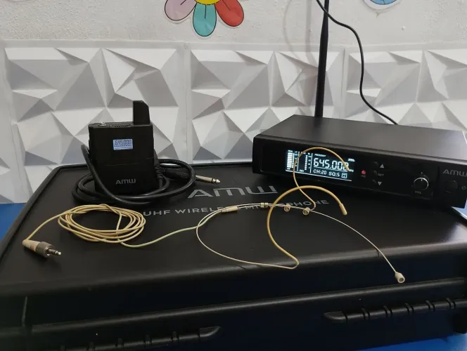 Microfone auricular AMW
