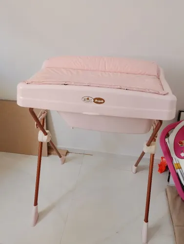 Banheira Burigotto Millenia rosa com suporte e assento redutor