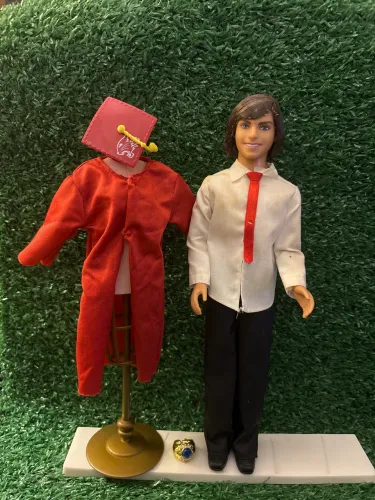 Boneco Troy Bolton Formatura - High School Musical NOVO
