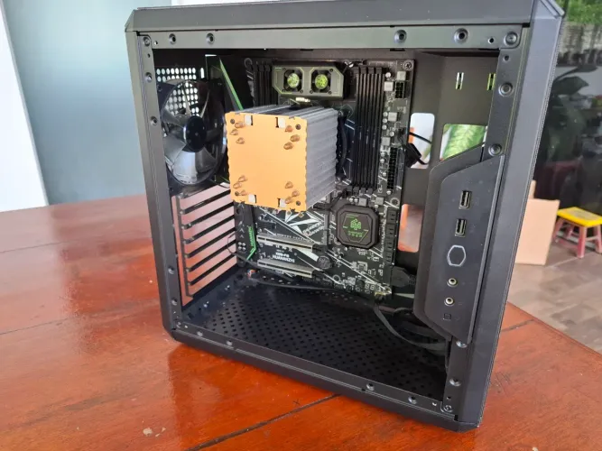 Gabinete Cooler Master Q500L MasterBox