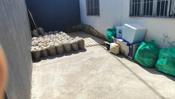 Vendo areia lavada ! Escada 55 sacos pra levar