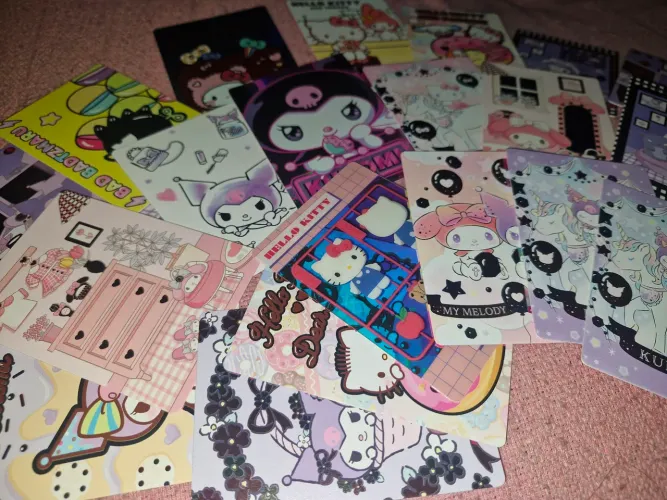 VENDO Cards Hello Kitty and Friends NOVOS!!