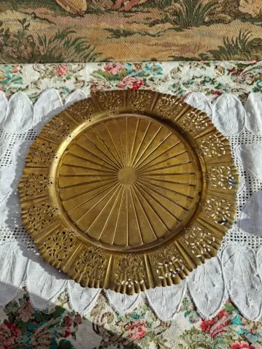 Bandeja de latão amarelo 