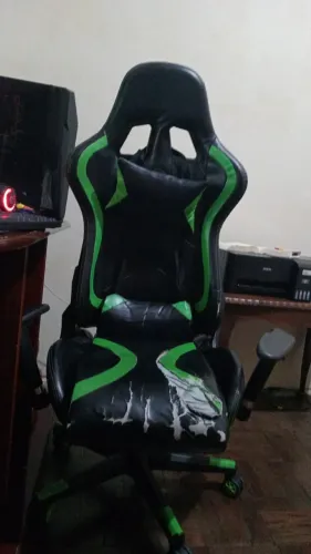 CADEIRA GAMER E MONITOR GAMER SAMSUMG 60 HZ
