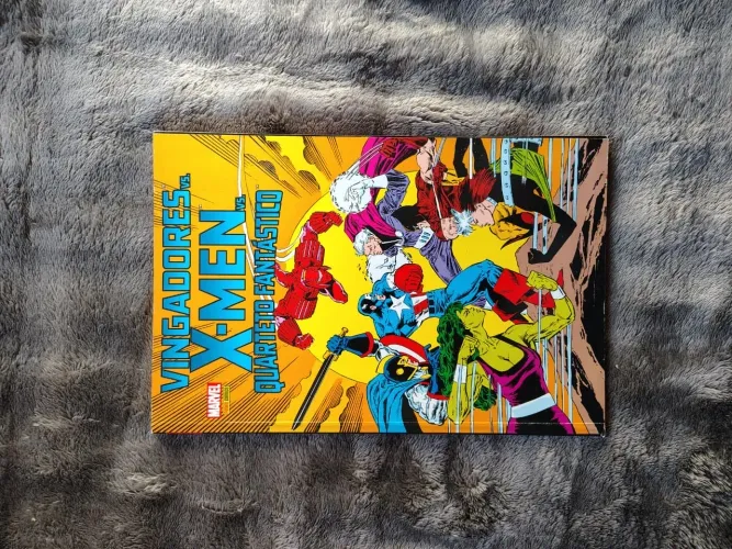 HQ Vingadores vs X-men vs Quarteto Fantástico 