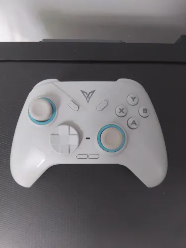 Joystick Flydigi Direwolf usado em ótimo estado