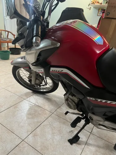 Tanque e asa da titan 
