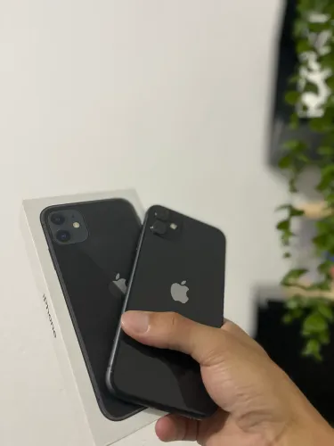 iPhone 11 muito novo