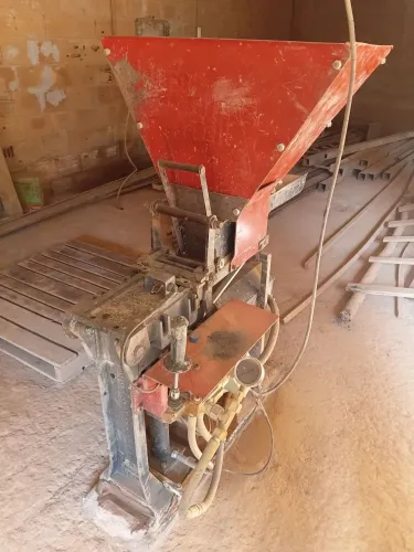 Vendo prensa para fabricação de tijolos ecológicos da eco máquina