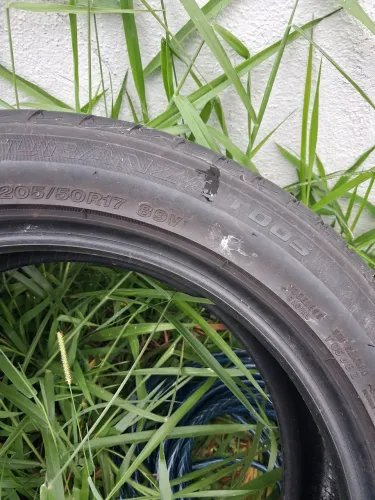 Pneu Bridgestone 17 205 50 17 t005 civic corola pulse fastback