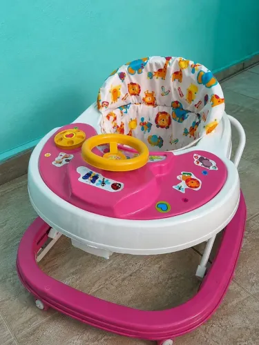 Vendo carrinho e Andador