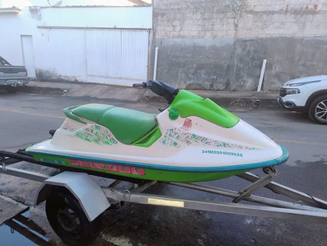 Vendo jetski com carretinha