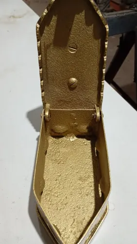Ferro de passar antigo