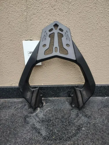 Suporte baú superior Scam p/ Fazer 250