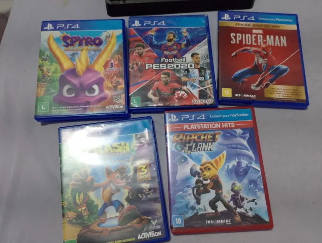 Vende-se Playstation 4