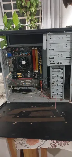 Pc Básico AMD Phenom X4 + 9800GT (Leia)