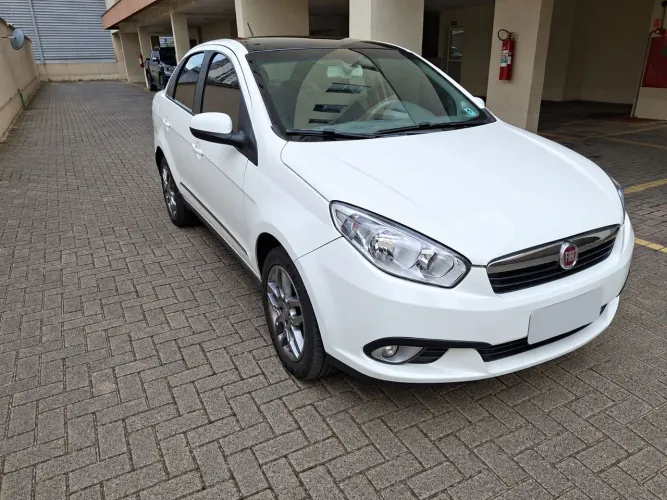 Fiat Grand Siena Essence Dual. 1.6 Flex 16V 2016