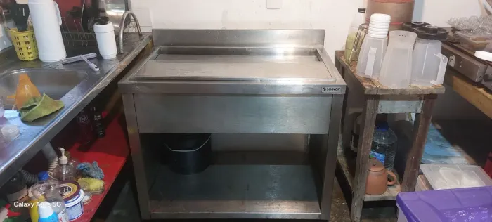 Balcão inox térmico,  para armazenar gelo